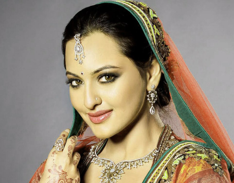 Bollywood Actress Wallpaper 17